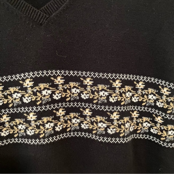 VTG Women’s Izod Black Fair Isle Floral  Vneck Sweater 100% Cotton Sz. L Cottage - Picture 4 of 5
